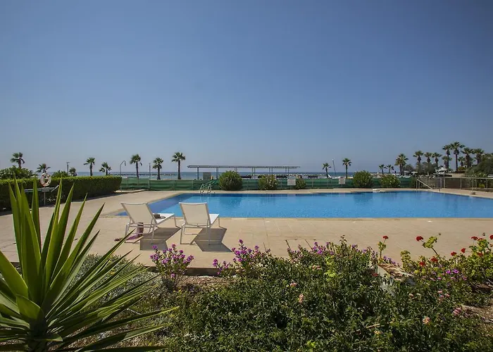 Larnaca Sunshore Beachfront Suite
