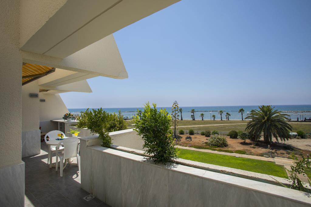 Larnaca Sunshore Beachfront Oroklini