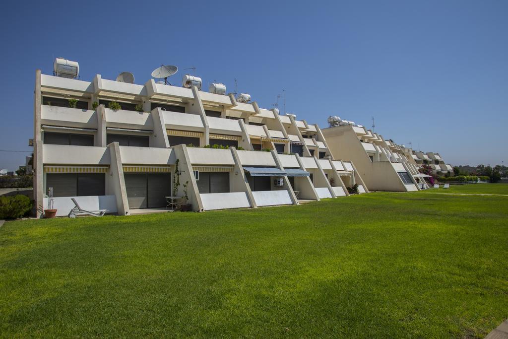 Larnaca Sunshore Beachfront Apartment Oroklini