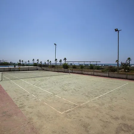 Larnaca Sunshore Beachfront Suite Oroklini Zimmer foto