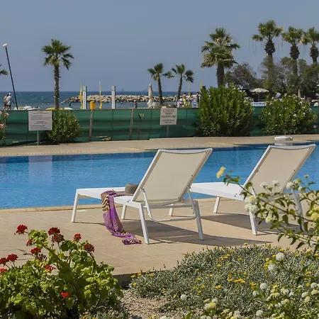 Larnaca Sunshore Beachfront Suite Oroklini Zimmer foto